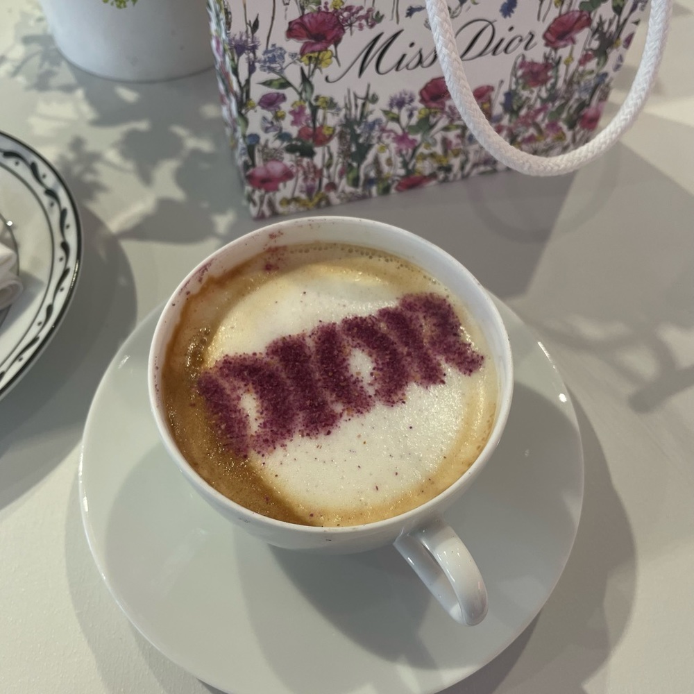 Meet your Posher, Lux